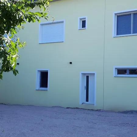 Am Taschlbach - Ferienwohnung - Michaela Schmitzer *